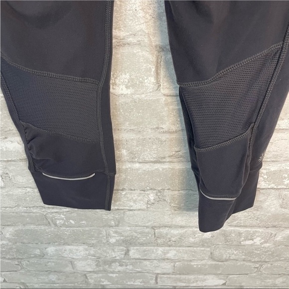 Athleta Relay Cropped Leggings - Picture 3 of 8